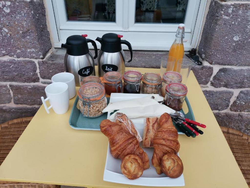 Les Brassins Du Dillon Villa Moyon Exteriör bild
